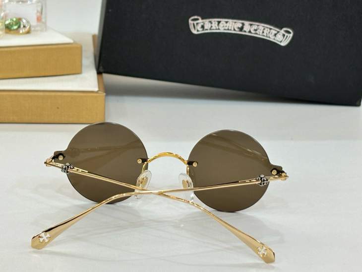 Picture of Chrome Hearts Sunglasses _SKUfw66527032fw